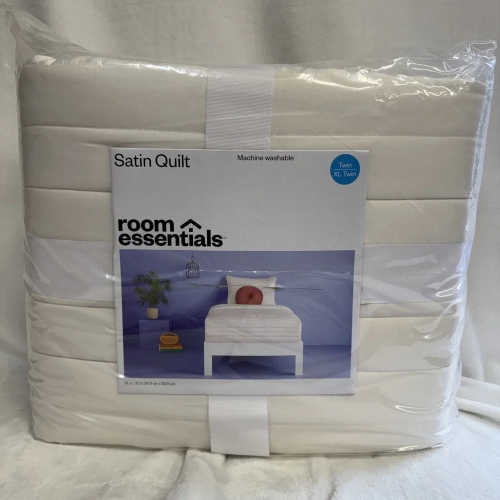 Twin/XL Twin Satin Quilt Ivory- Room Essentials 92in X 66in